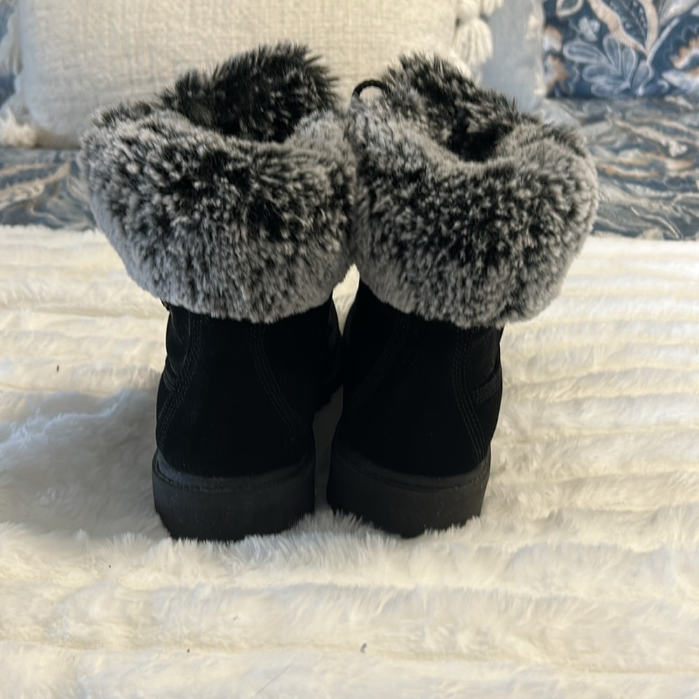 Lugz Women's Black Fur-Lined Boots - Picture 2 of 7